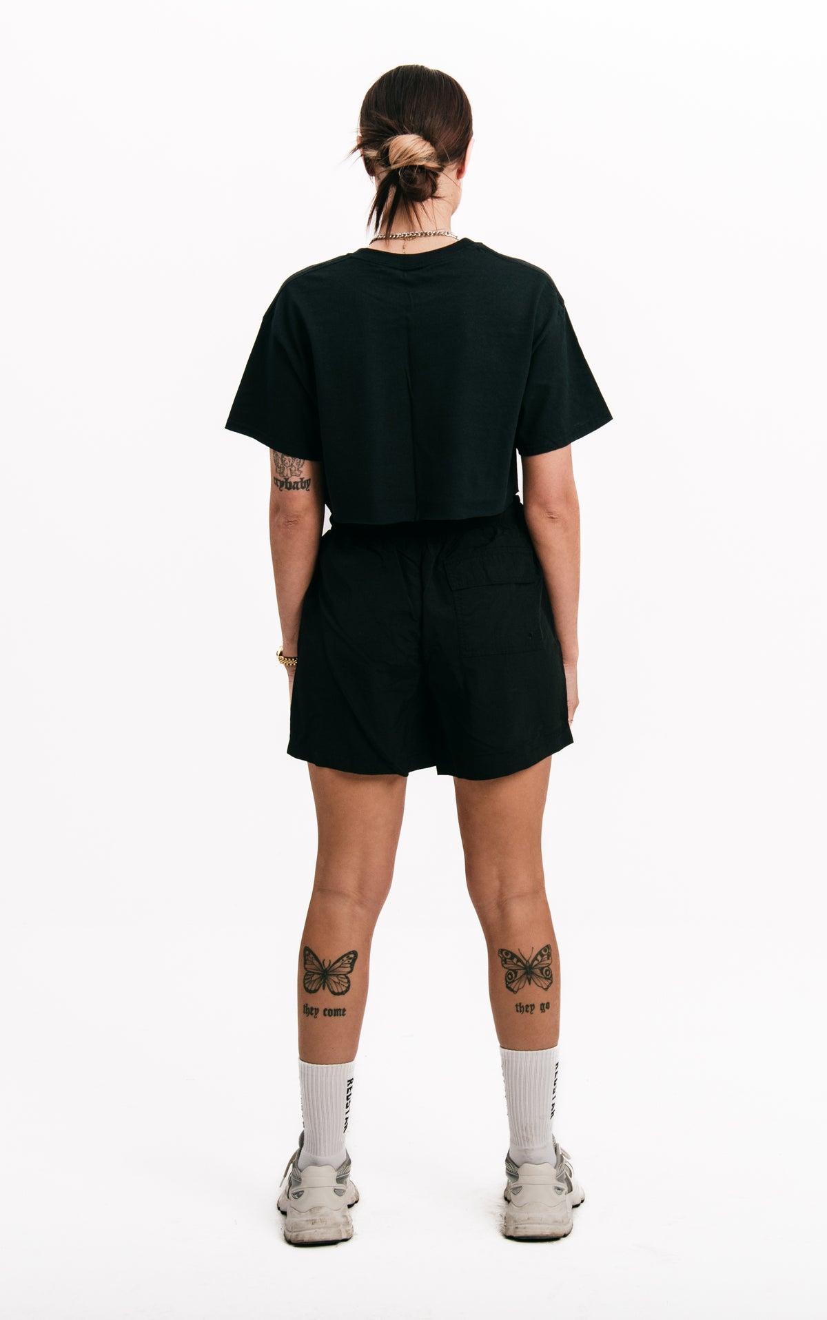 Script Crop Black