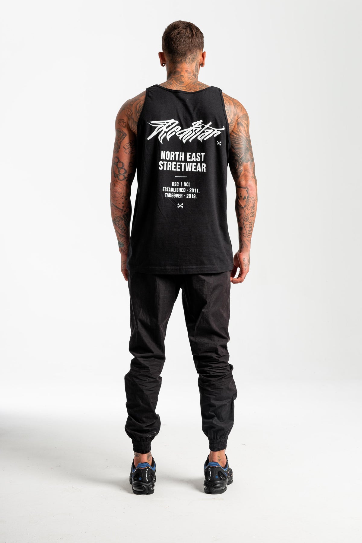 Tour Black